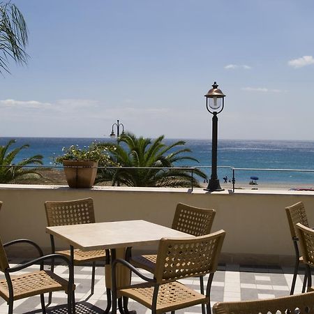 Palazzo Reginella Aparthotel Bovalino Marina Kültér fotó