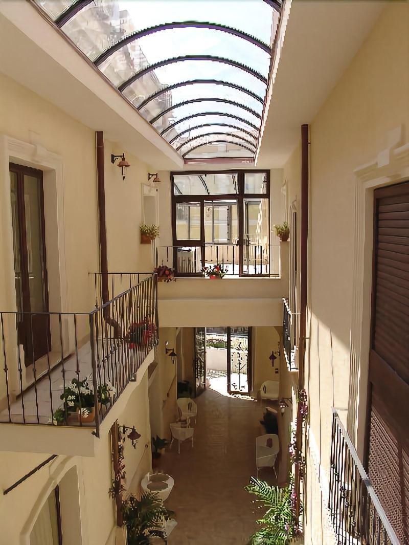 Palazzo Reginella Aparthotel Bovalino Marina Kültér fotó