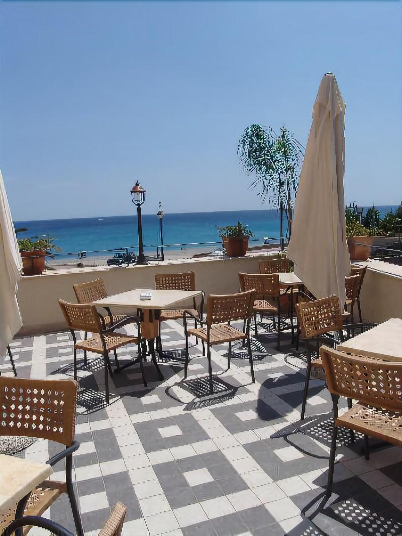 Palazzo Reginella Aparthotel Bovalino Marina Kültér fotó