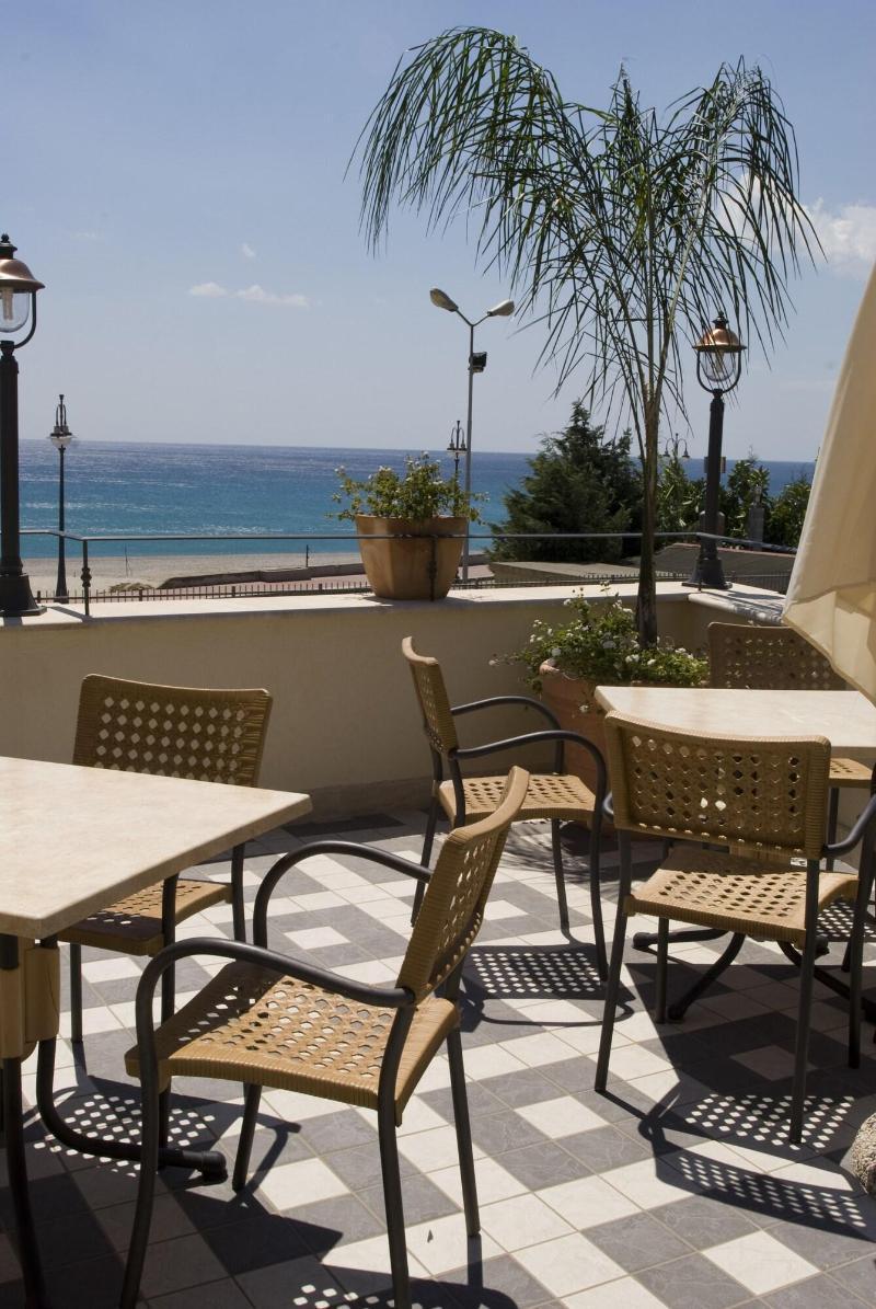 Palazzo Reginella Aparthotel Bovalino Marina Kültér fotó