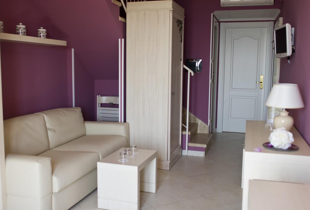 Palazzo Reginella Aparthotel Bovalino Marina Szoba fotó