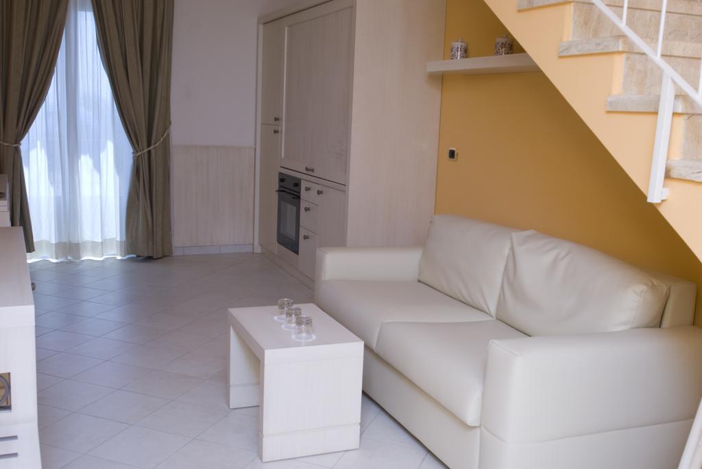 Palazzo Reginella Aparthotel Bovalino Marina Szoba fotó