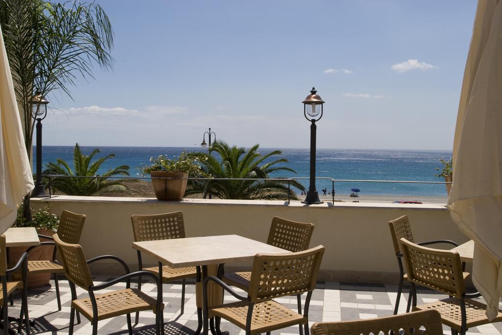 Palazzo Reginella Aparthotel Bovalino Marina Kültér fotó