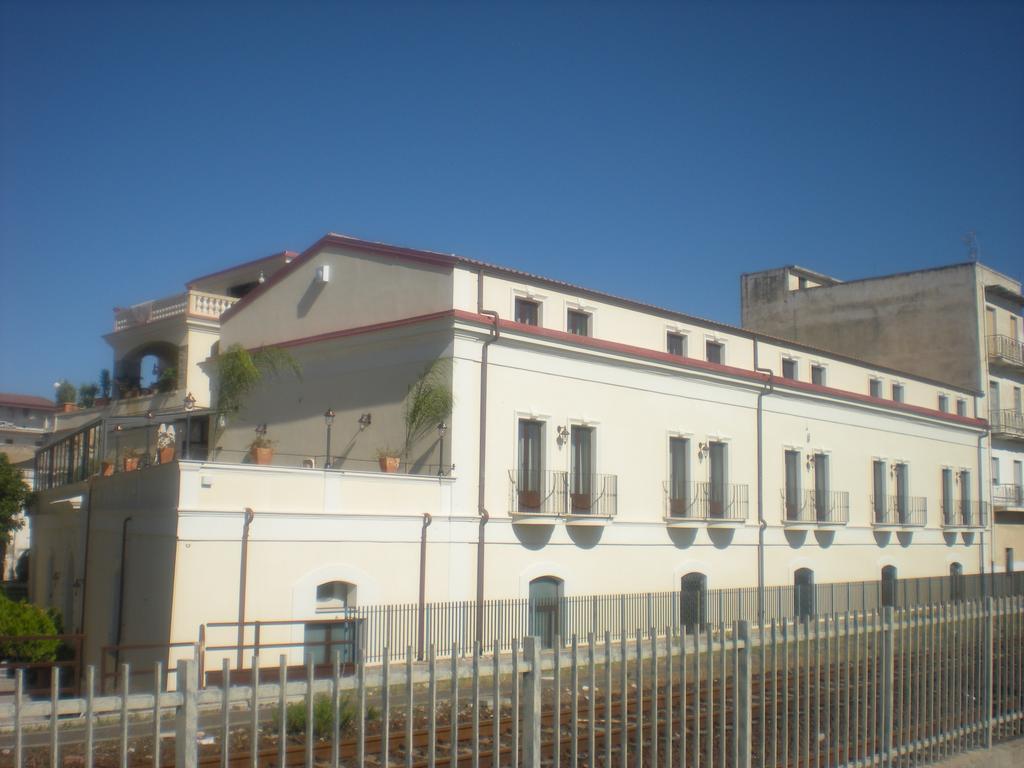 Palazzo Reginella Aparthotel Bovalino Marina Kültér fotó