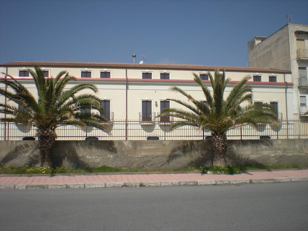 Palazzo Reginella Aparthotel Bovalino Marina Kültér fotó