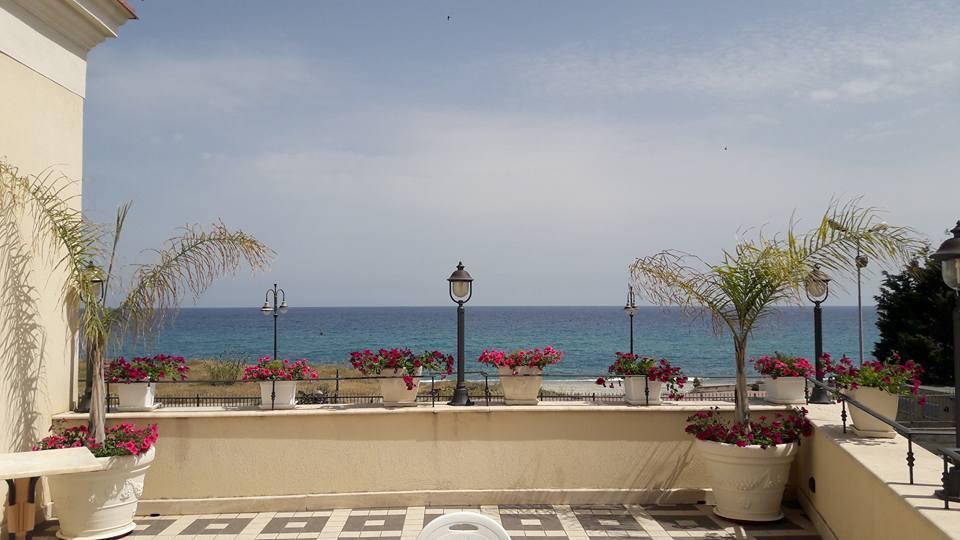 Palazzo Reginella Aparthotel Bovalino Marina Kültér fotó
