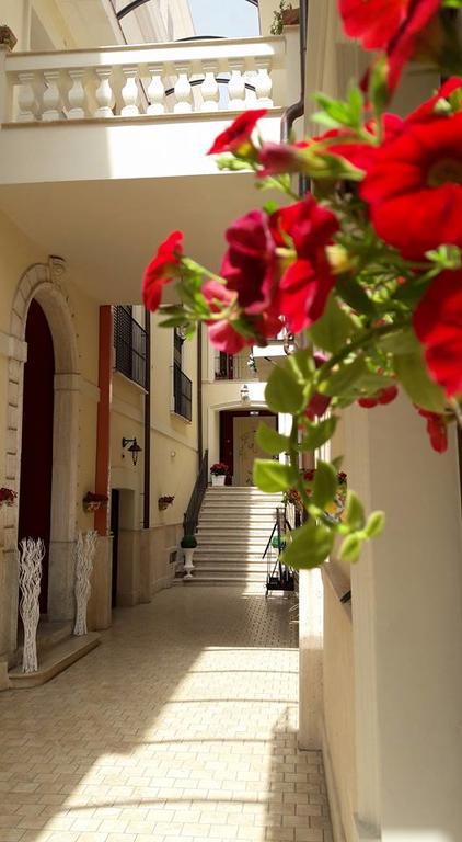 Palazzo Reginella Aparthotel Bovalino Marina Kültér fotó