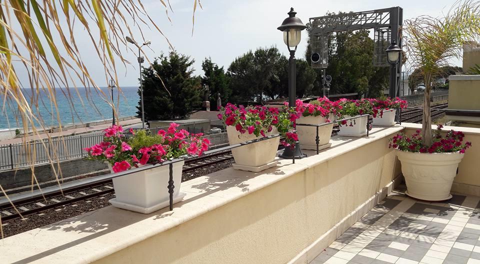 Palazzo Reginella Aparthotel Bovalino Marina Kültér fotó