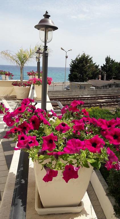 Palazzo Reginella Aparthotel Bovalino Marina Kültér fotó