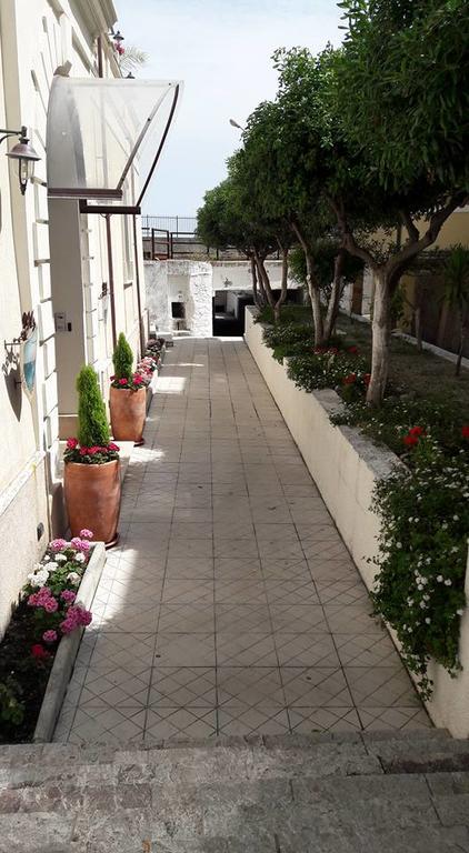 Palazzo Reginella Aparthotel Bovalino Marina Kültér fotó